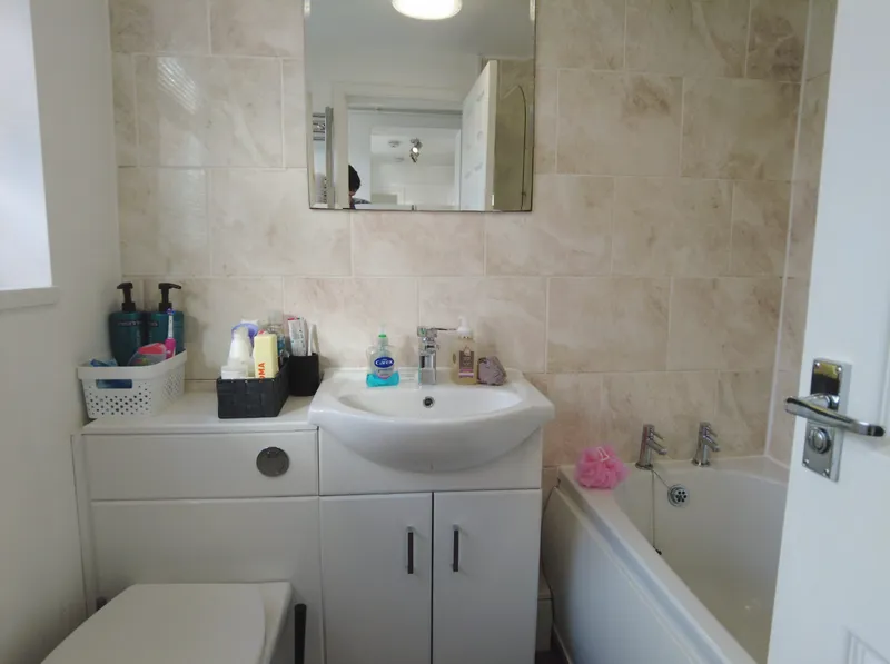 Spacious 3 Bed House // AUG 2026 - Thumbnail 27